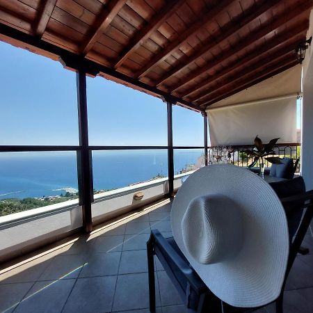 Horizon Studios With Sea View - Free Parking Glossa Bagian luar foto