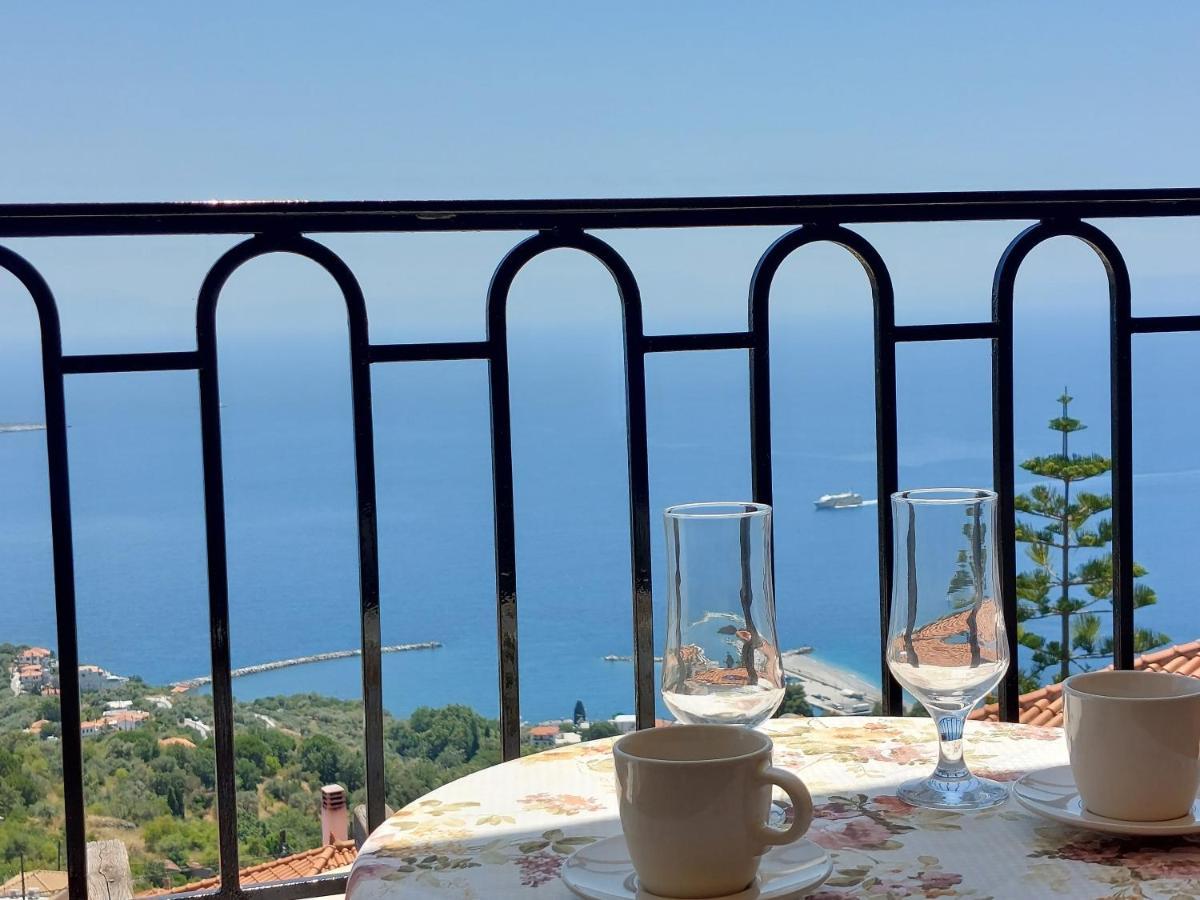 Horizon Studios With Sea View - Free Parking Glossa Bagian luar foto