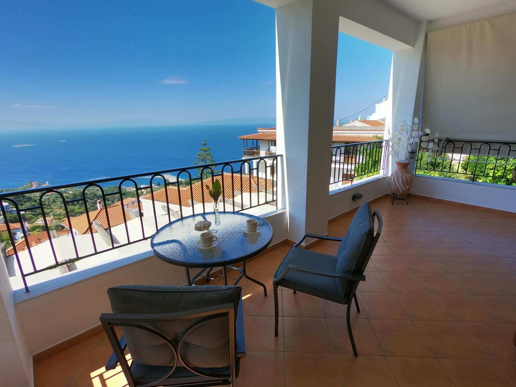 Horizon Studios With Sea View - Free Parking Glossa Bagian luar foto