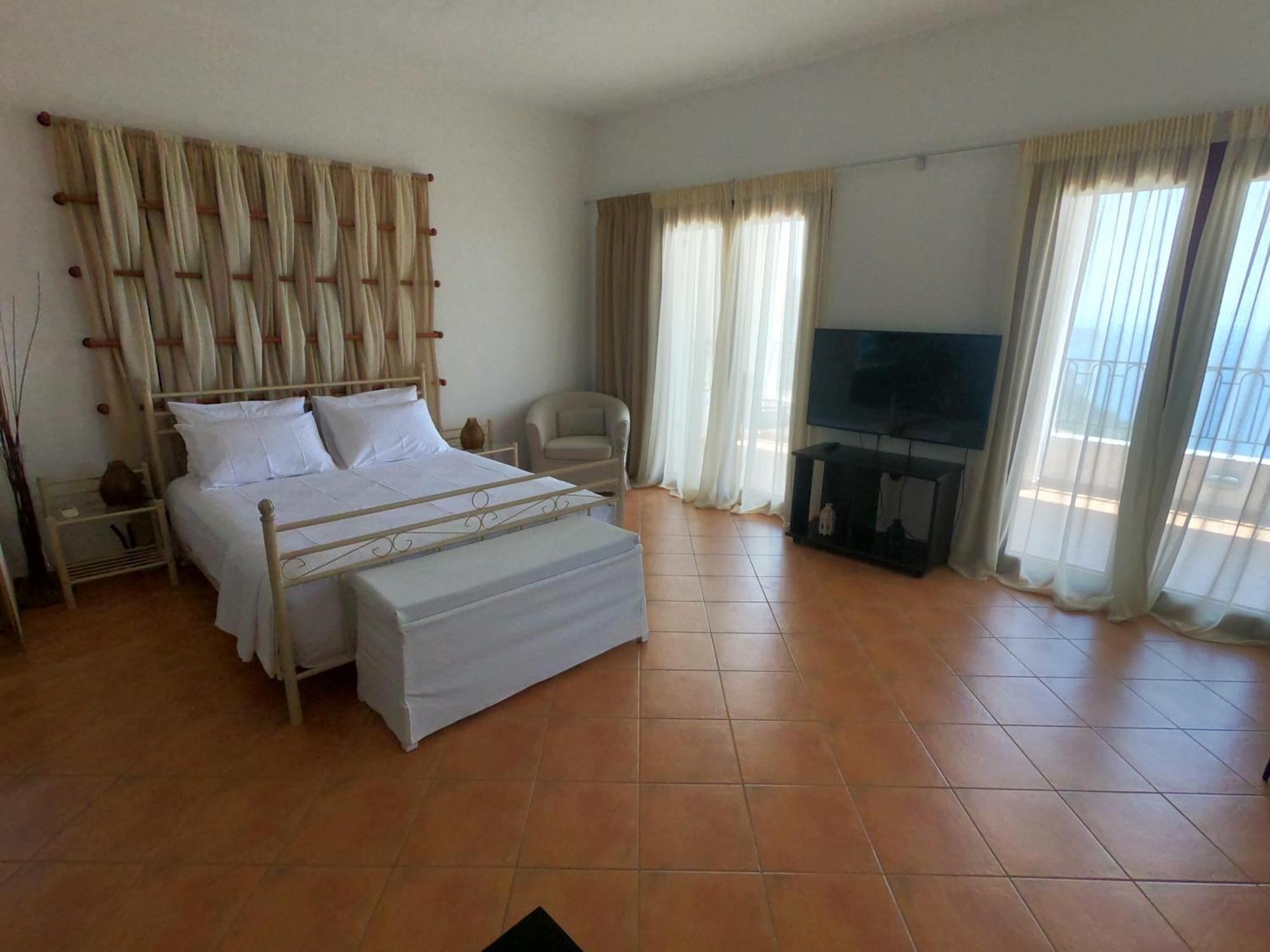 Horizon Studios With Sea View - Free Parking Glossa Bagian luar foto