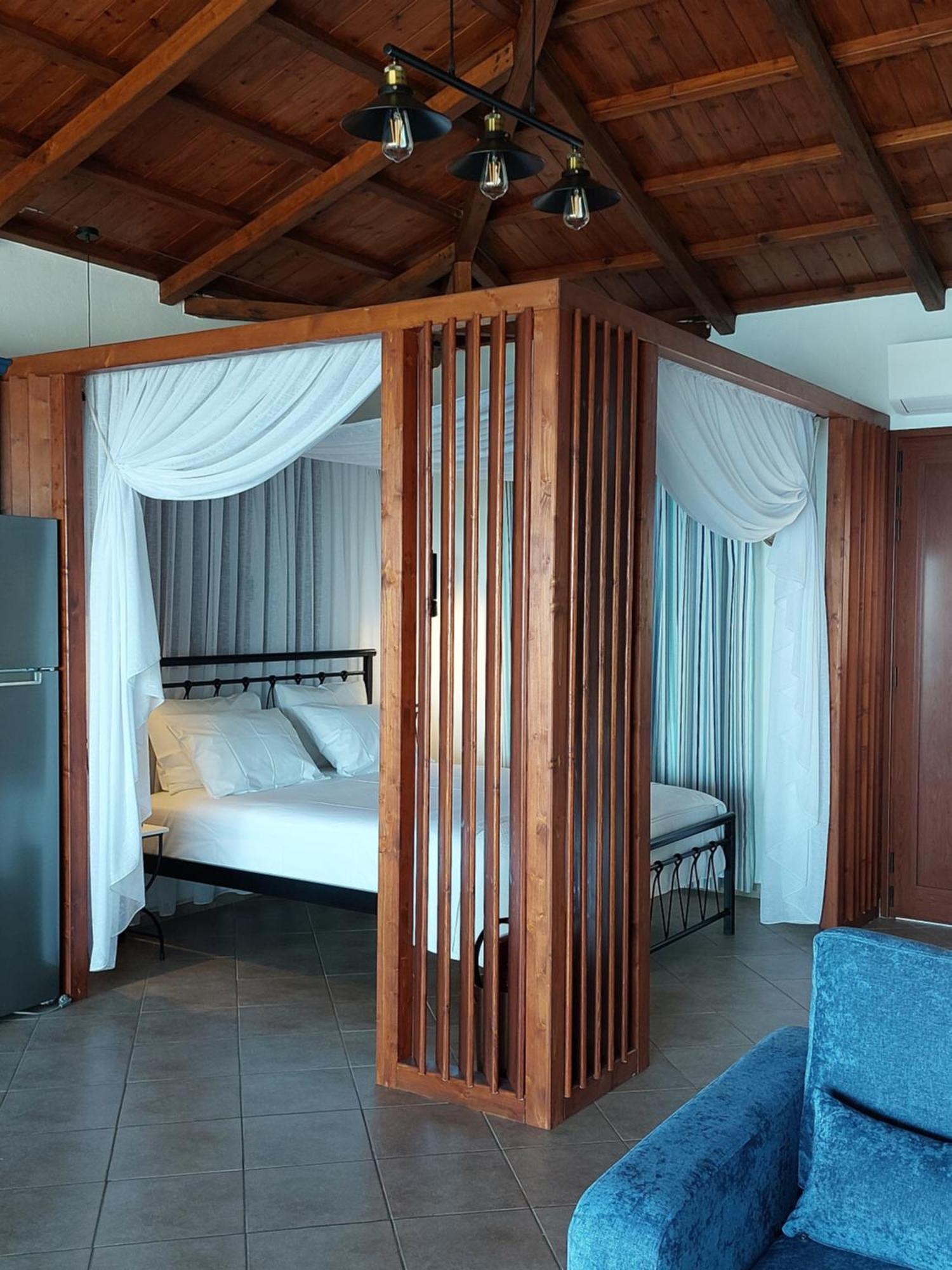 Horizon Studios With Sea View - Free Parking Glossa Bagian luar foto